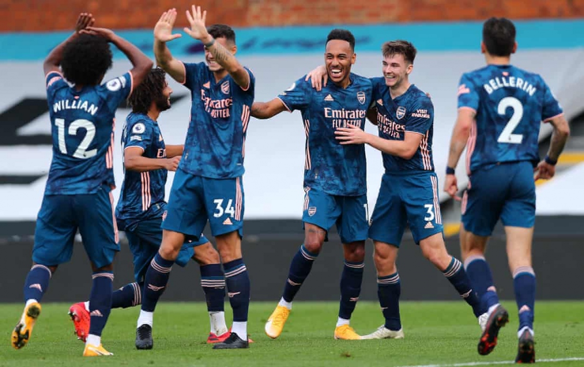 Đè bẹp tân binh Fulham, Arsenal "bung lụa" trong ngày mở màn Premier League